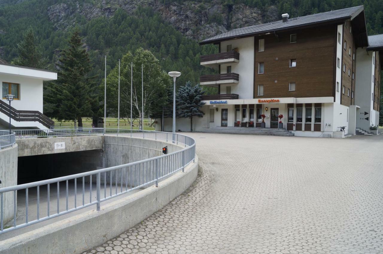 Monte Rosa D 412 Aparthotel Täsch Eksteriør bilde