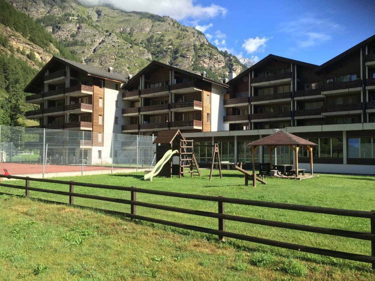 Monte Rosa D 412 Aparthotel Täsch Eksteriør bilde