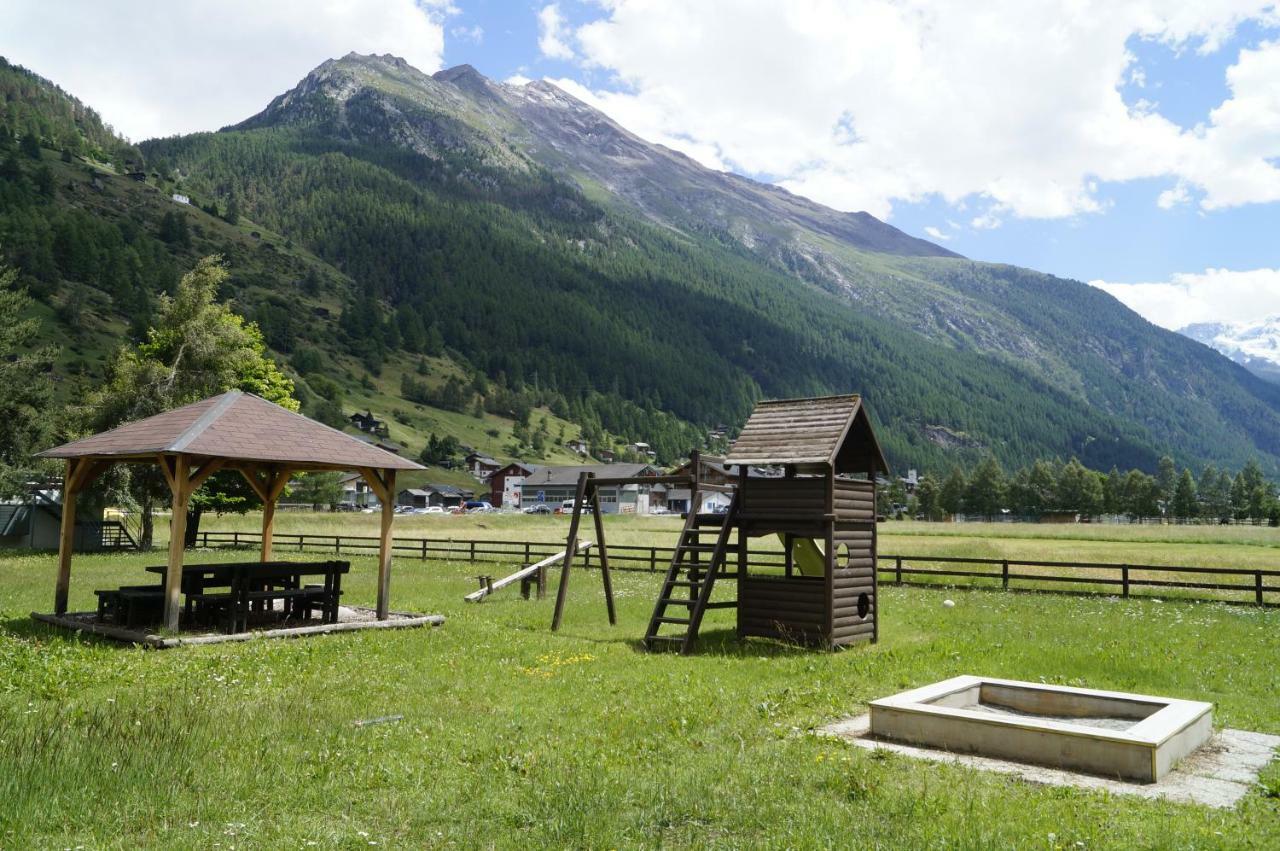 Monte Rosa D 412 Aparthotel Täsch Eksteriør bilde