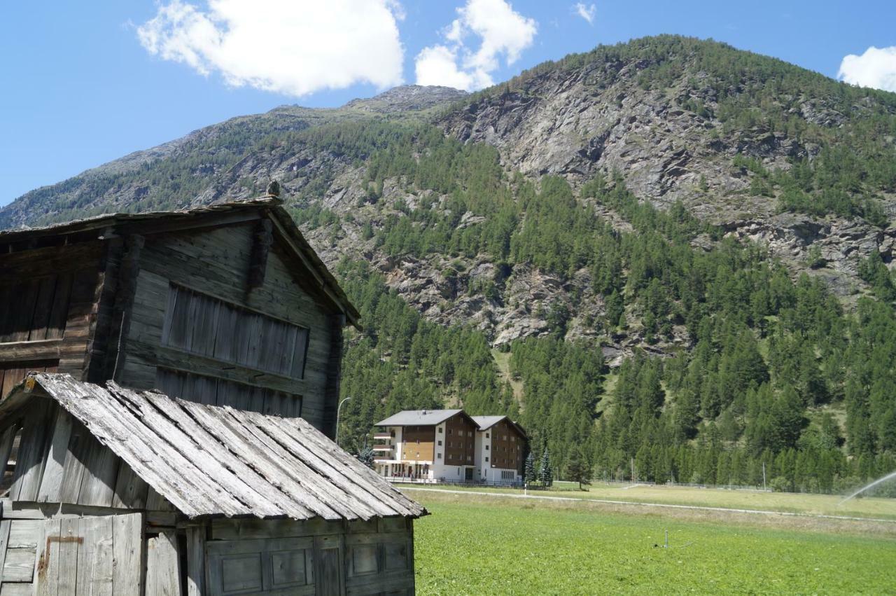 Monte Rosa D 412 Aparthotel Täsch Eksteriør bilde